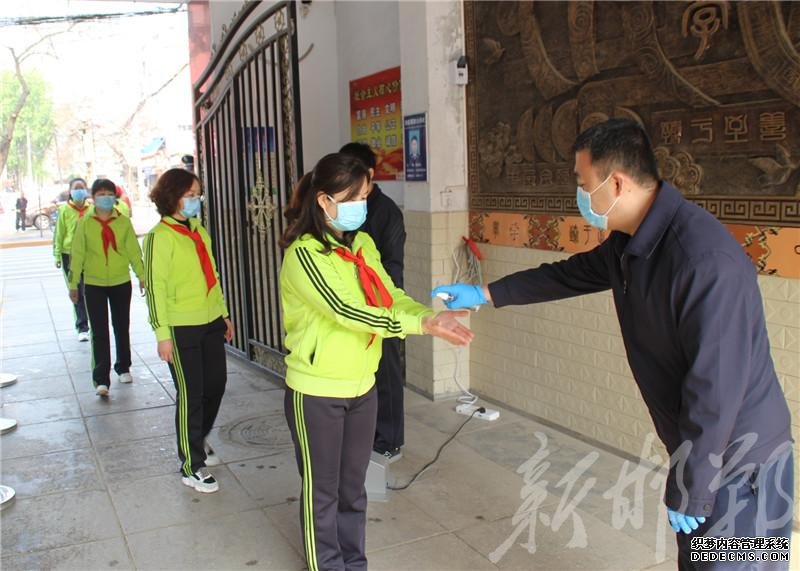 东常赦小学开展复学防控演练活动,干驿小学复学防疫演练