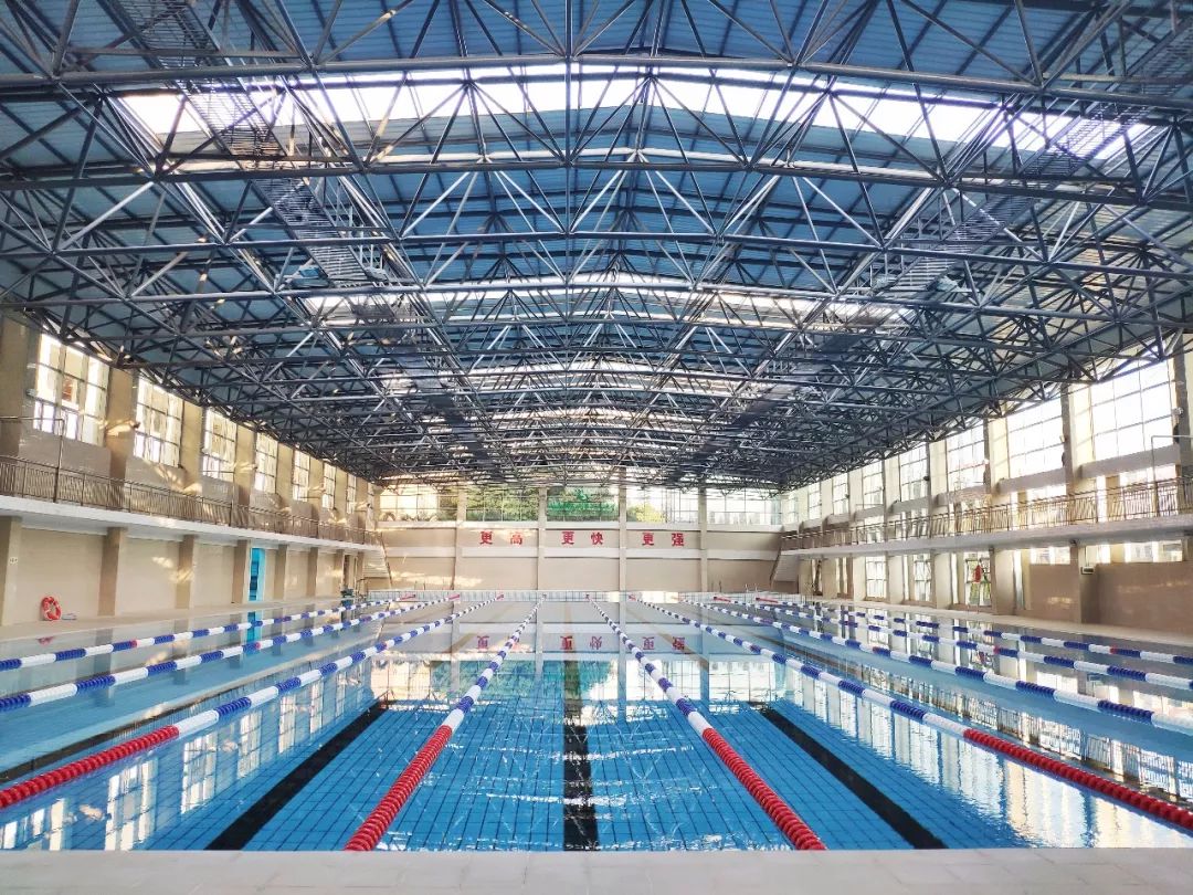 致敬最美逆行者|奥冠体育所有门店向援鄂医务人员和军警全年免费开放！