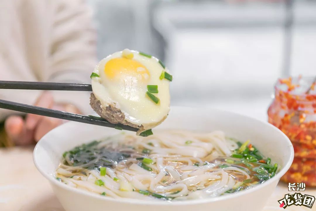 除了一碗米粉长沙人还怎么吃早餐,长沙人的早餐从吃第一碗粉开始
