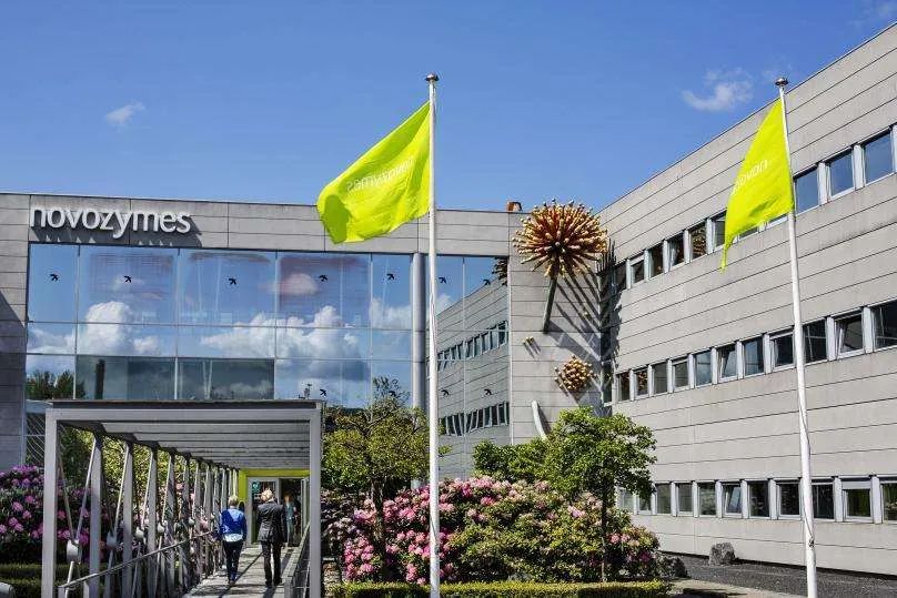 t恤用什么洗不褪色,发黄的t恤怎么泡