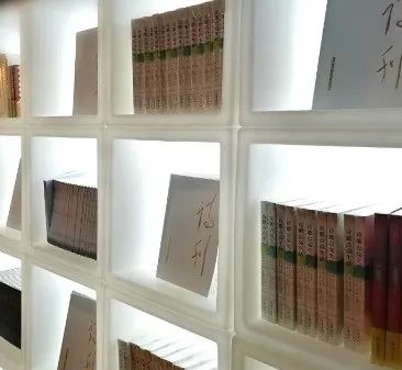 12位文学巨匠,12位文学作家写的书