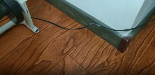 「二三里早八点」把树杈当单杠,德惠公园大爷大妈锻炼方式太奇葩