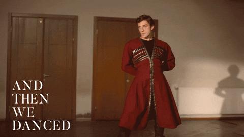 然后我们跳了舞完整版,然后我们跳了舞豆瓣