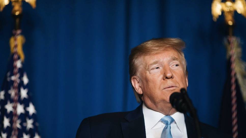 特朗普回应美国债务危机,外媒称特朗普已负债