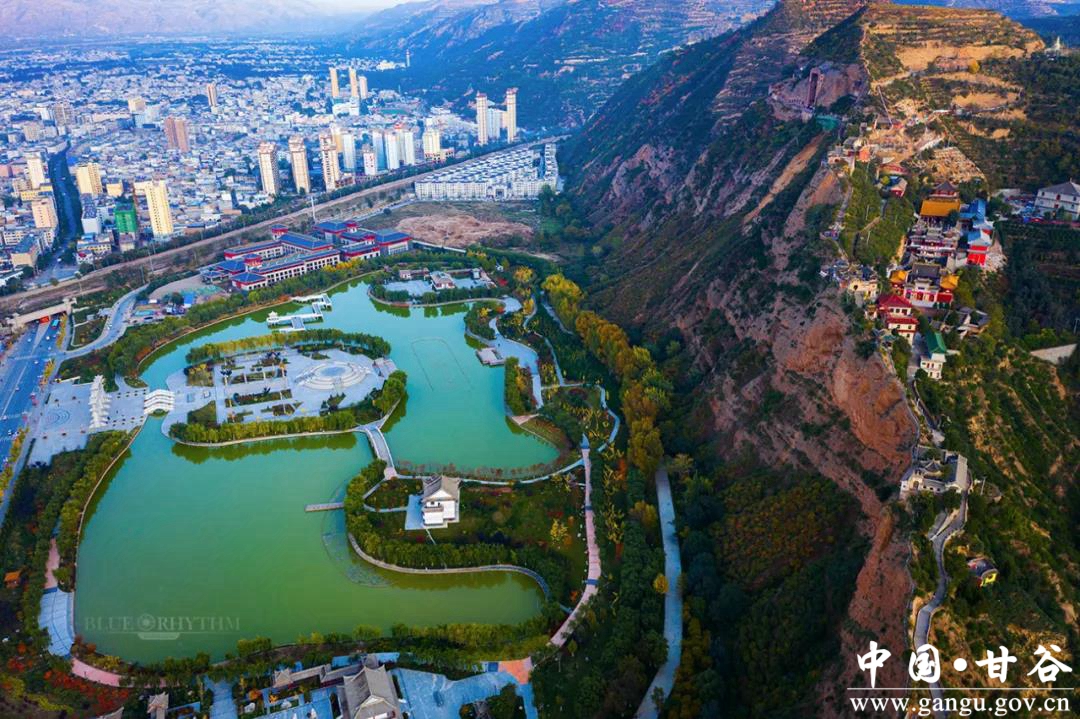 甘谷大像山世界之最,甘谷大像山镇全景