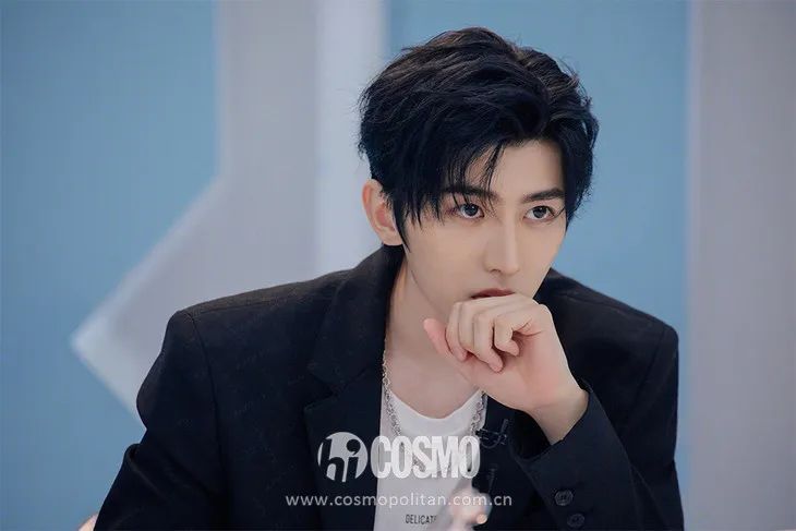 白Tee的“鄙视链”赤裸裸，1000的就比100好？