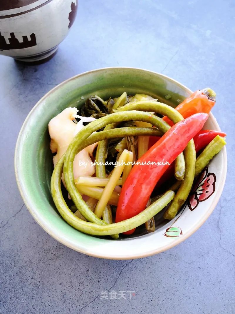 教大家做好吃爽口的四川泡菜，口感脆生，开胃解腻