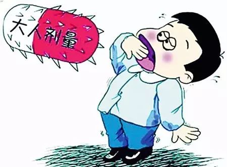 小孩一直吐是食物中毒么,娃儿又吐又拉吃什么