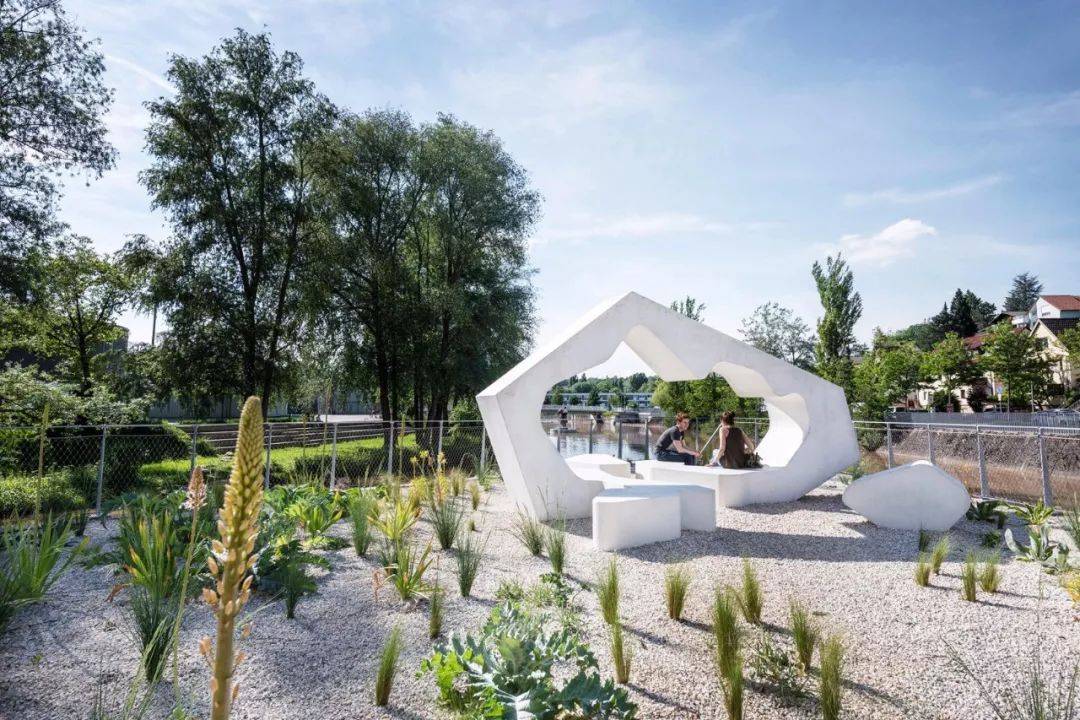 板凳奇葩设计,板凳上面的造型