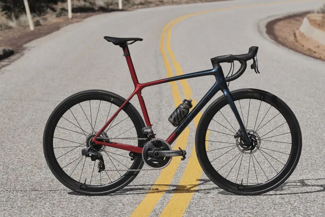 捷安特2023款TCR价格表,捷安特ocr和tcr区别