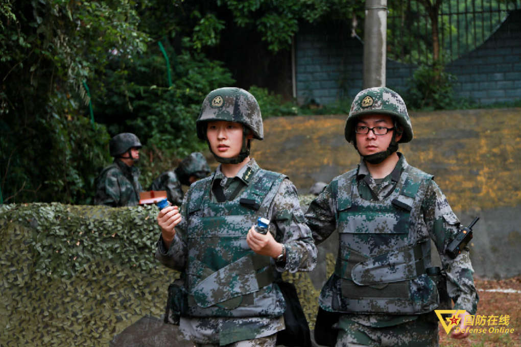 紧张刺激的感觉,别紧张第一视角体验手榴弹实投