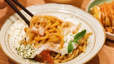 开门就排队的茶饮店,开门就排队的烧烤大鹏