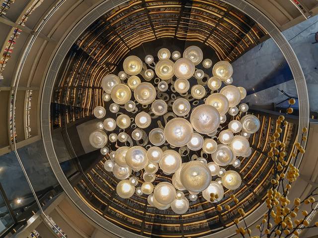 今年预算有限也能玩转三亚，十大私藏免费网红景点吃住买全攻略