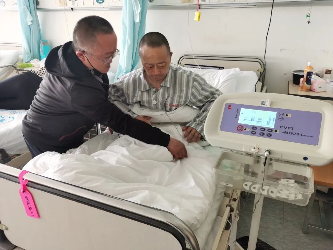 求助，我的哥哥“年纪”比我小，我要照顾他