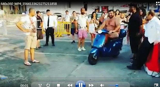 30岁的巨婴还需要母亲喂食,30多岁的巨婴