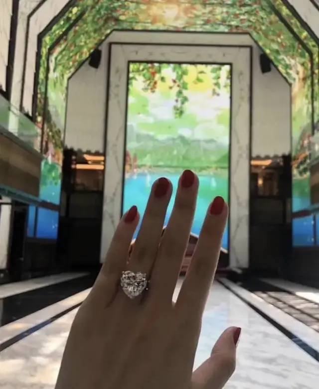 苏宁“太子爷”求婚成功是假！但“高富帅”还有头脑的人设是真的啊