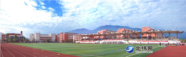 春风化雨育桃李一片丹心铸师魂,春风化雨润桃李一片丹心育英才