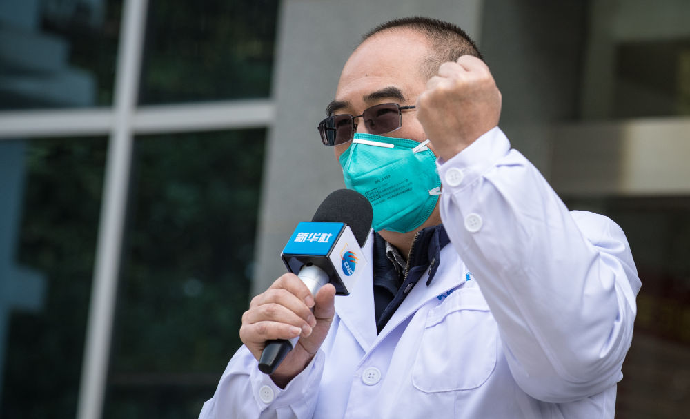 坚持不懈坚决打赢疫情防控阻击战,抗击疫情风雨无阻我们必胜