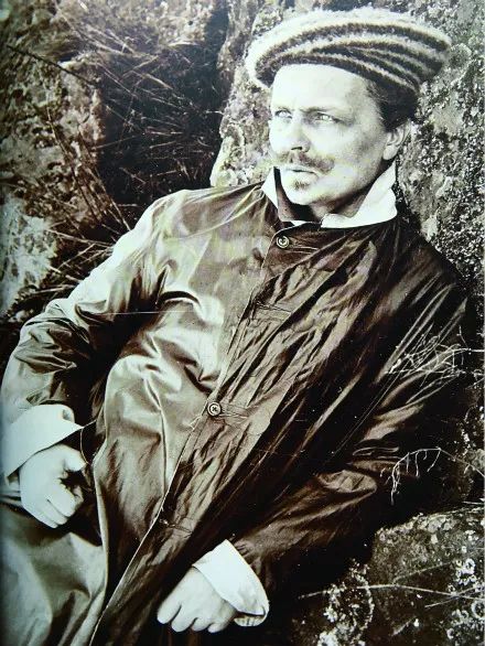 斯特林堡海上日落,斯特林城堡内部