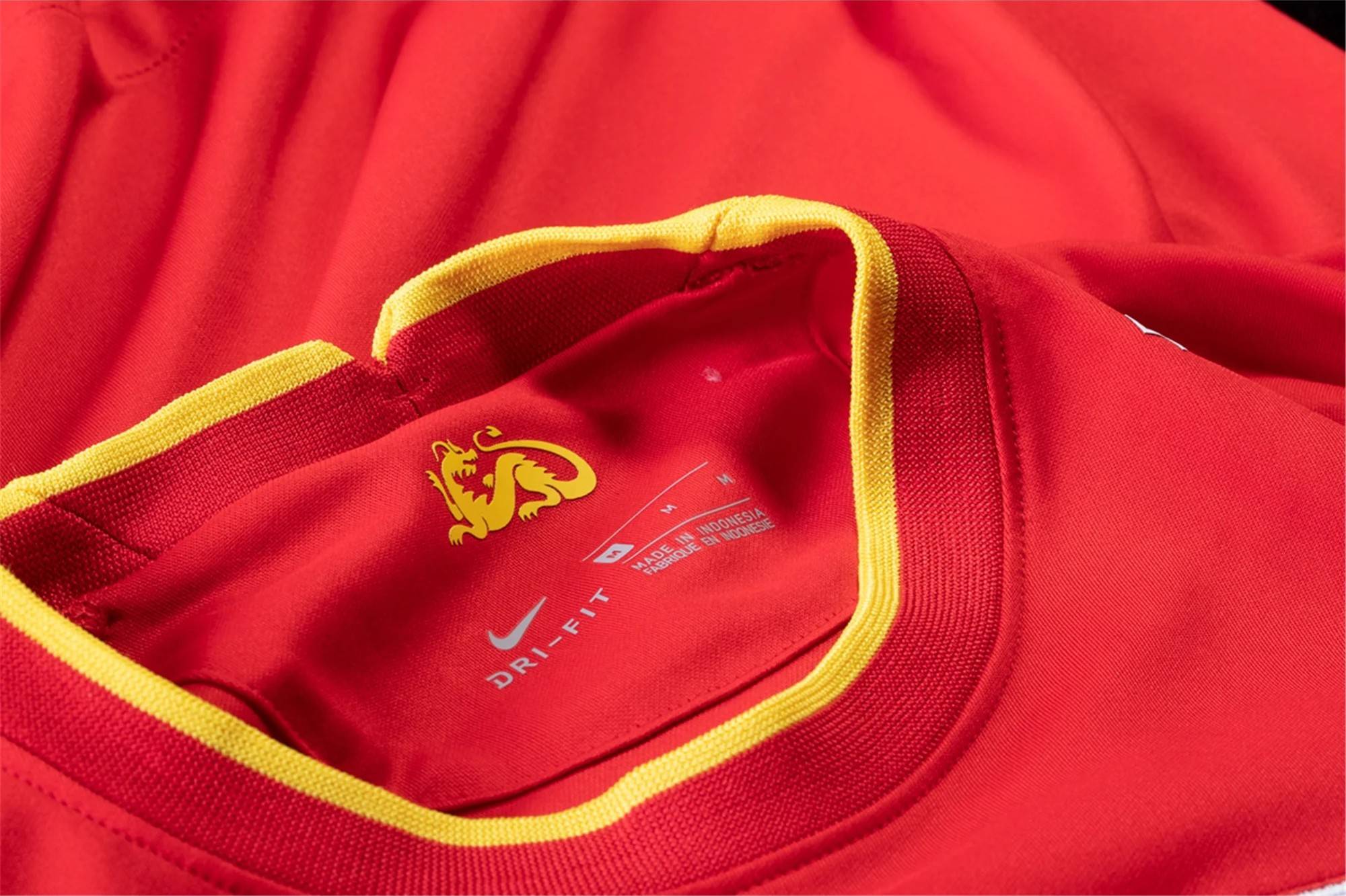 售价约640元，美国网站开售2020版中国男足主客场球衣