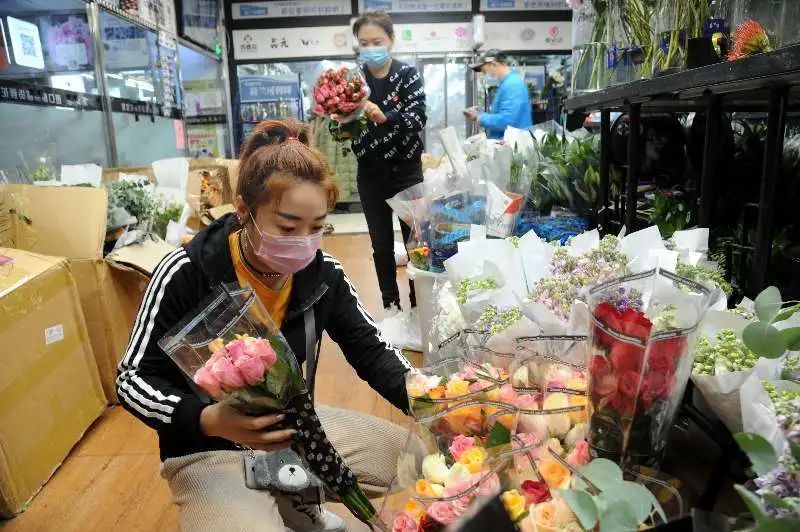 危中寻机,危中寻机迎难而上