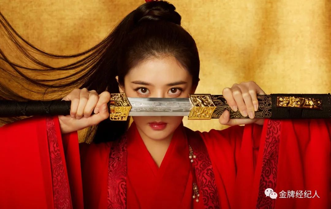 李凯馨演过哪些戏,李凯馨三剧霸屏收官演绎多面角