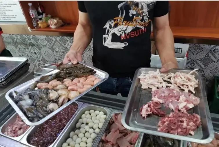 天价米粉最新视频,南宁天价米粉356元一碗在哪