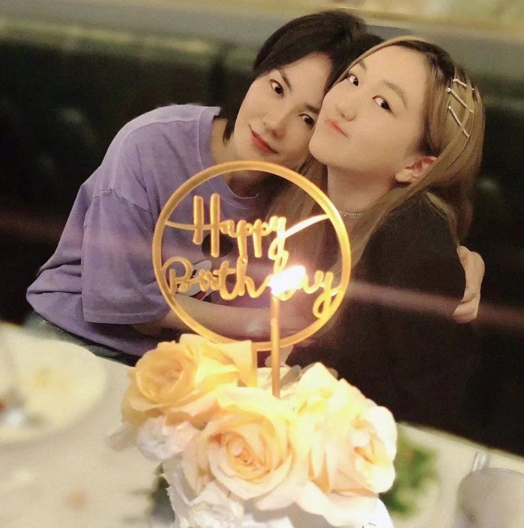 未来的名模双胞胎姐妹花,未来明星姐妹花