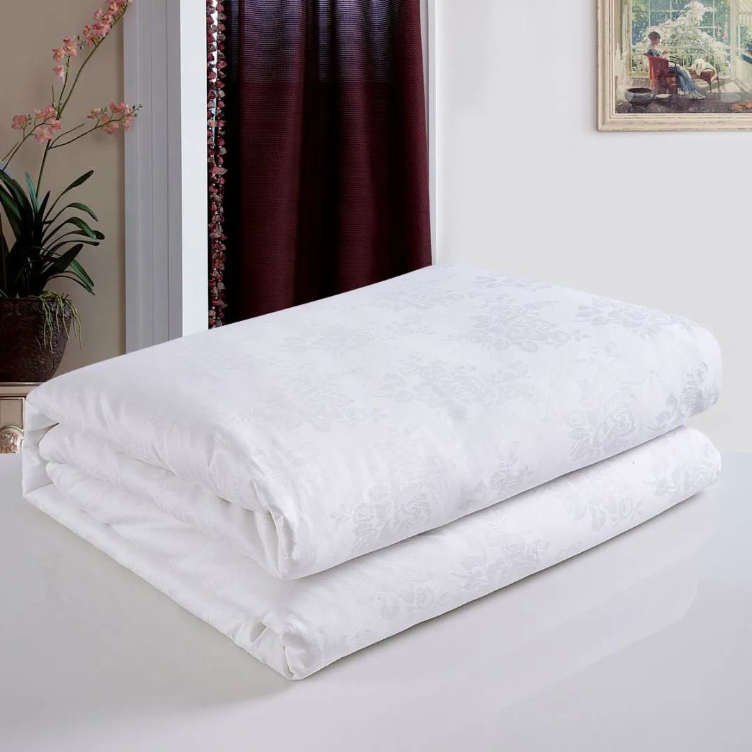 蚕丝被曝光事件,蚕丝被真相图片