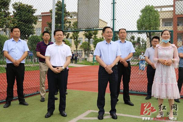 张阳调研教育工作：传统与素质教育要从习惯入手牢牢抓住道德品质教育