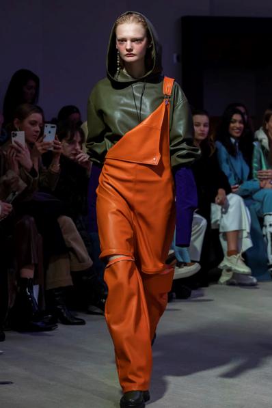 不仅只有少女感！原来背带裤也有两幅面孔？