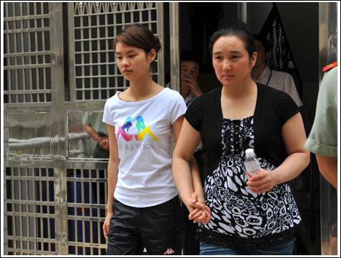 刀砍伤人怎么判刑罚款,用刀正当防卫砍伤人怎么判刑