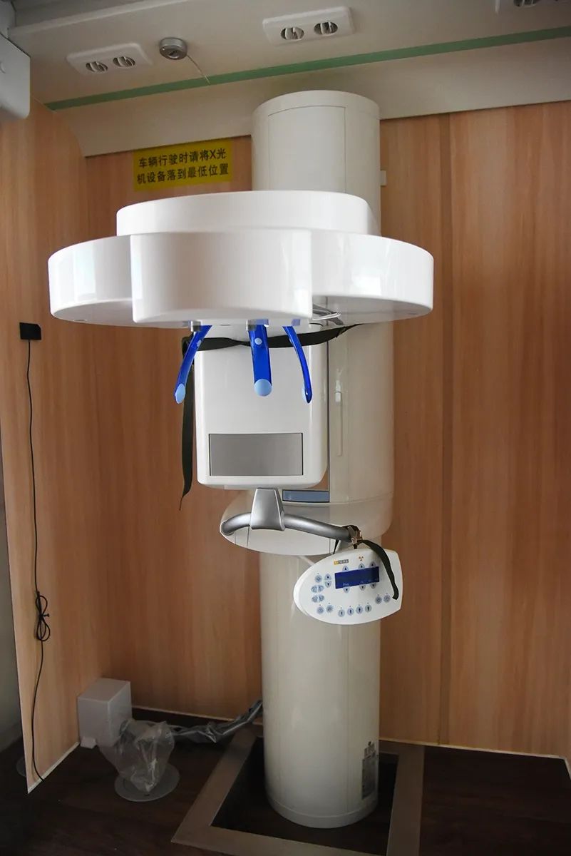 口腔移动诊疗车开进郸城县人民医院