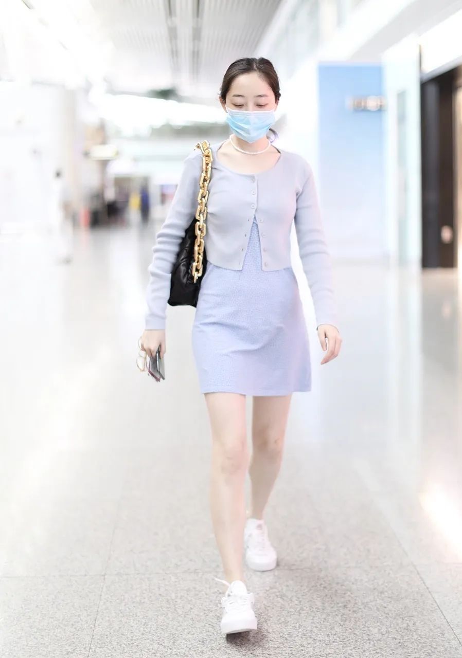 戚薇杨颖撞衫,戚薇撞衫江疏影