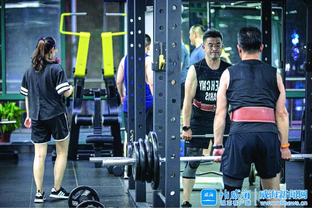 夜跑步可以提高代谢吗,夜练健身