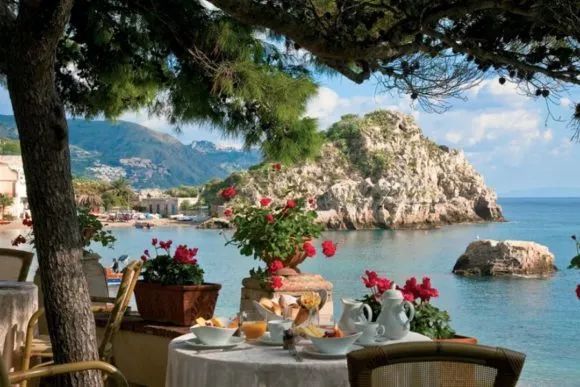 许你“梦想”与“美德”，这个传奇酒店品牌公布中文名