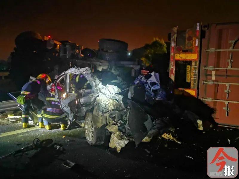 广西挂车高速追尾事故最新消息,广西高速追尾事件最新