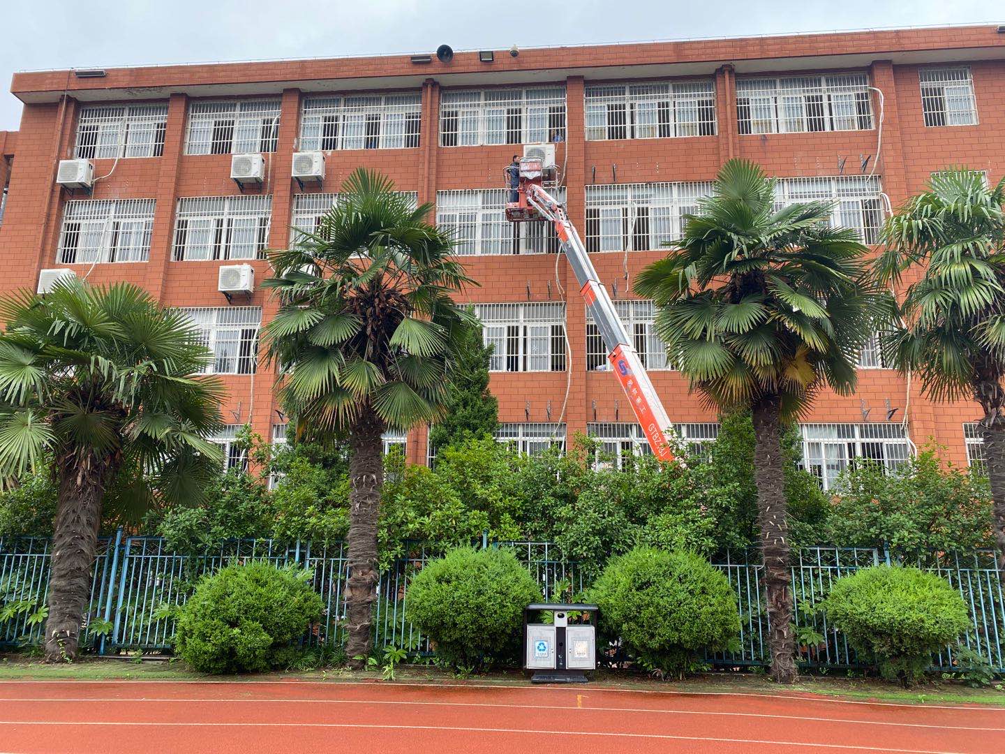 苏宁易购清爽考场计划倍速进行合肥安装工一天狂装31套