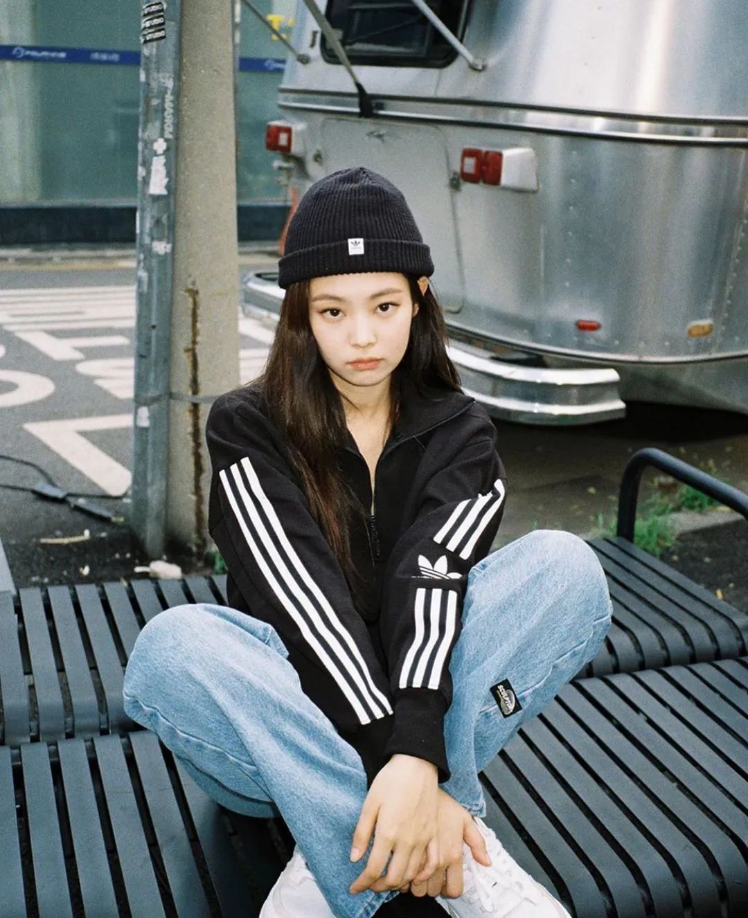 blackpink泫雅摆尾,blackpink全员观看泫雅舞台