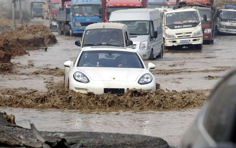 雨水98.1毫米对车辆有涉水可能吗,下暴雨车涉水需要检查哪些