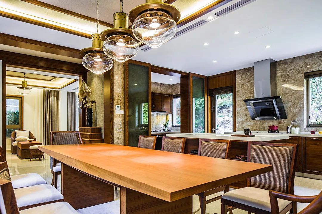 比买一送一还划算，全年不涨价！享山水画里329㎡双卧别墅，玩皮划艇漂流