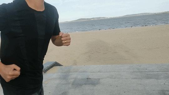 开车三分钟就散热,开车几分钟后背就出汗