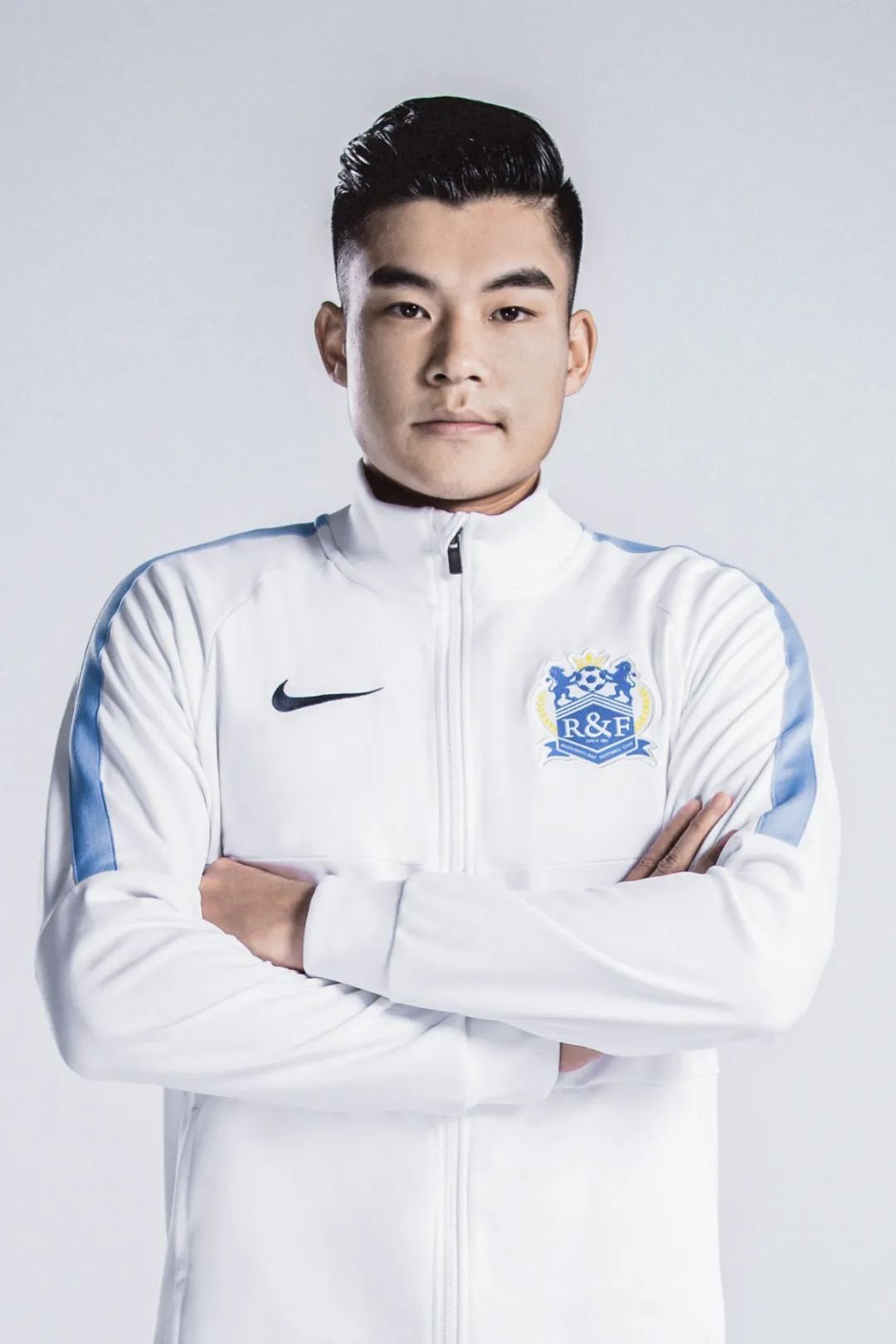 我们的全家福来啦!还有帅气的定妆照