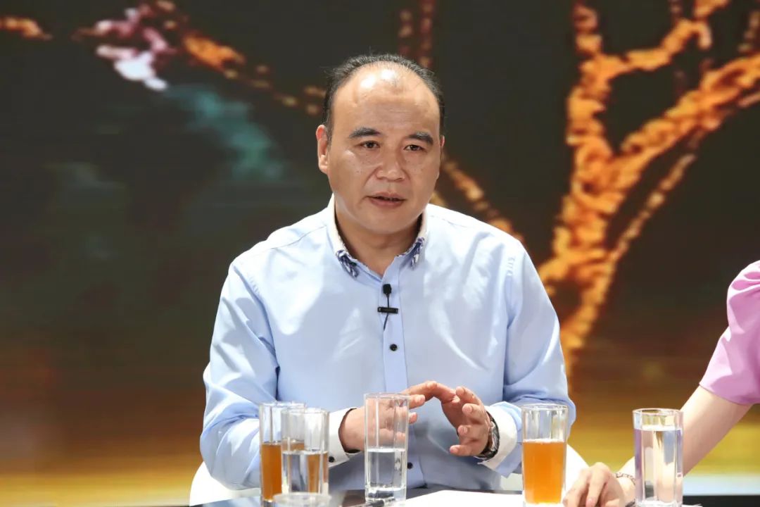 【神奇的中医】龚利：为什么颈椎病总在伏天找上门？