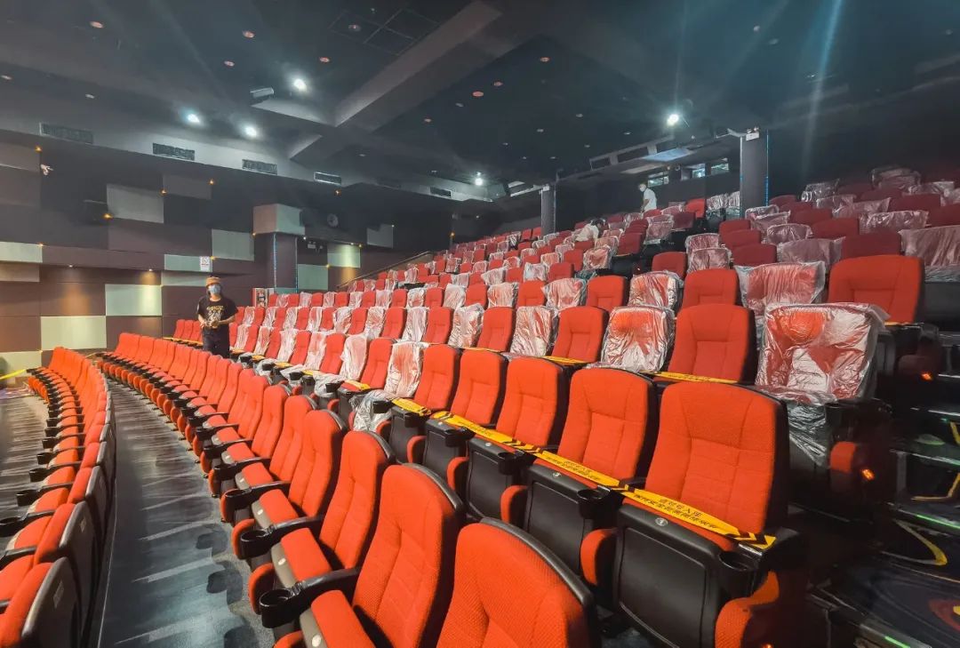 久违的电影院,久违的电影院一场电影两张票