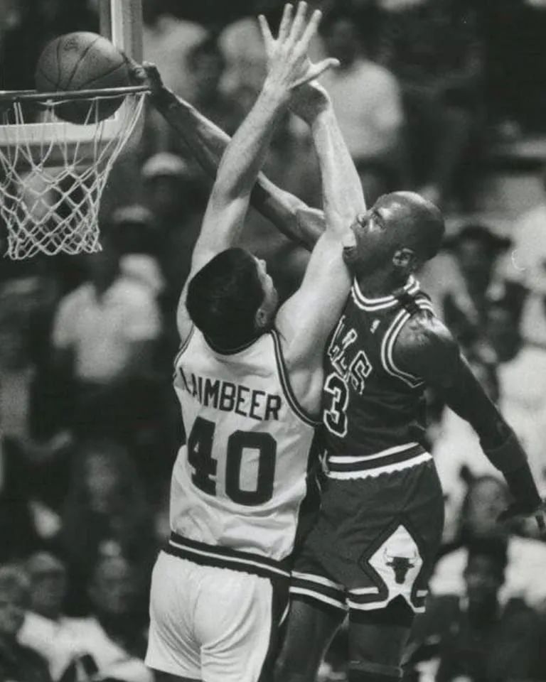 一个篮球“恶魔”的光辉半生