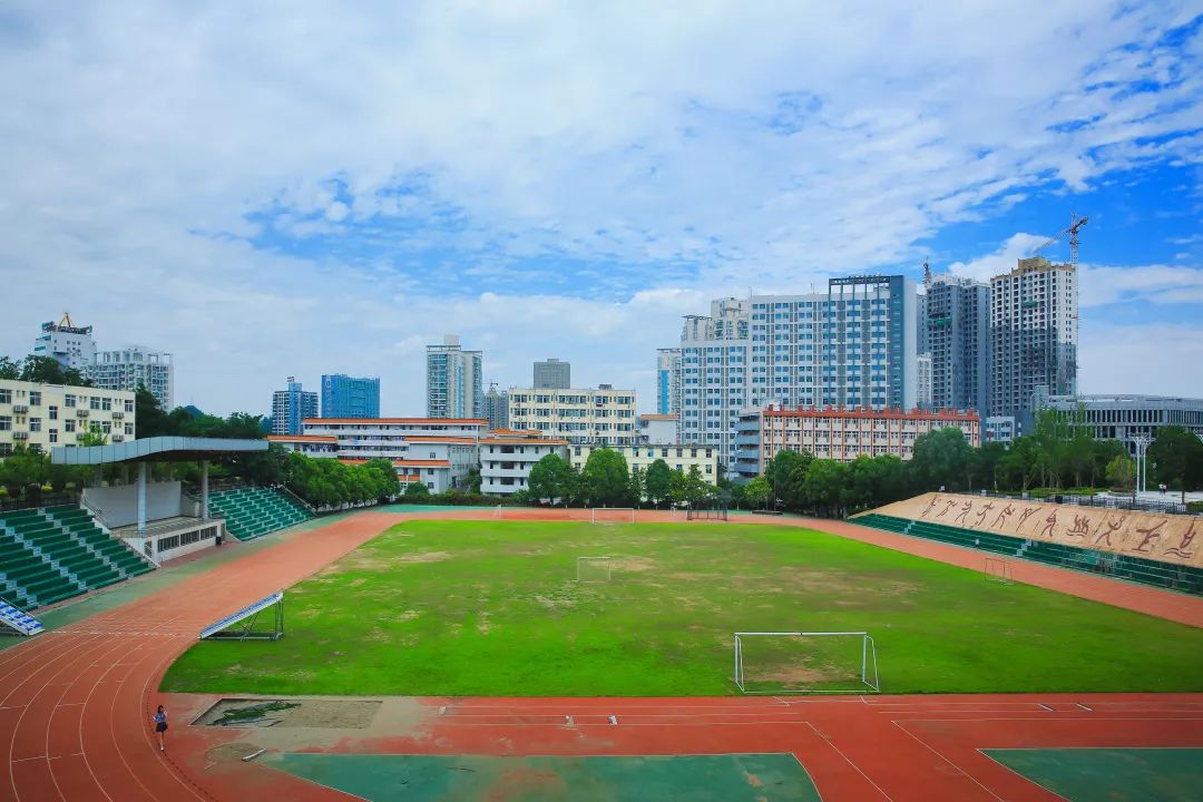 湖北医药学院有单招吗,湖北医药学院报名需要什么