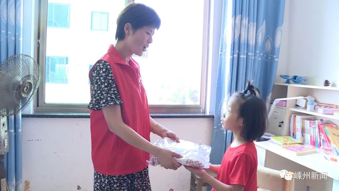 免费送桌子椅子,免费送电脑椅