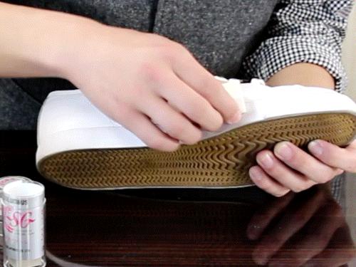 鞋子脏很久的污渍怎么洗掉,浅色鞋脏了怎么洗干净