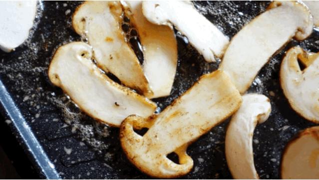 松茸比普通菌类贵多少,最好的松茸是哪里的